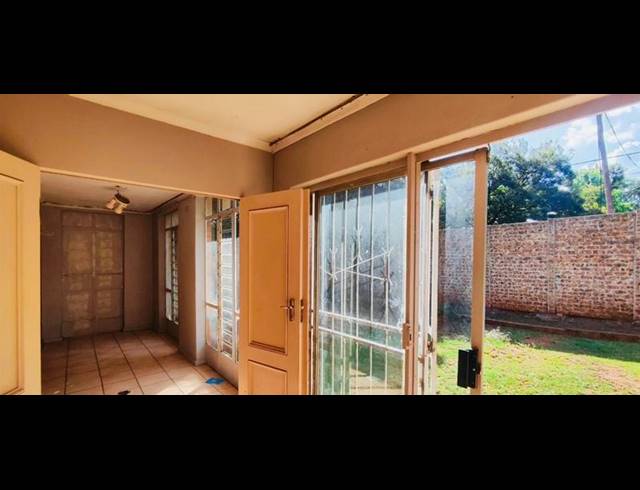 3 BEDROOM HOUSE FOR SALE IN PRIMROSE HILL